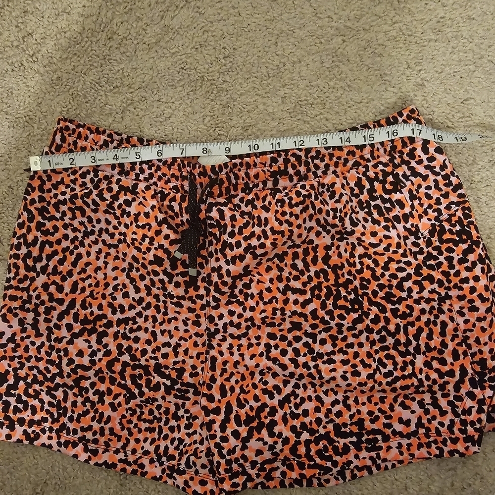 Fabletics NWT One Short 3'' FLASH ORANGE SAFARI SPOTS Short Size XL - Picture 7 of 7